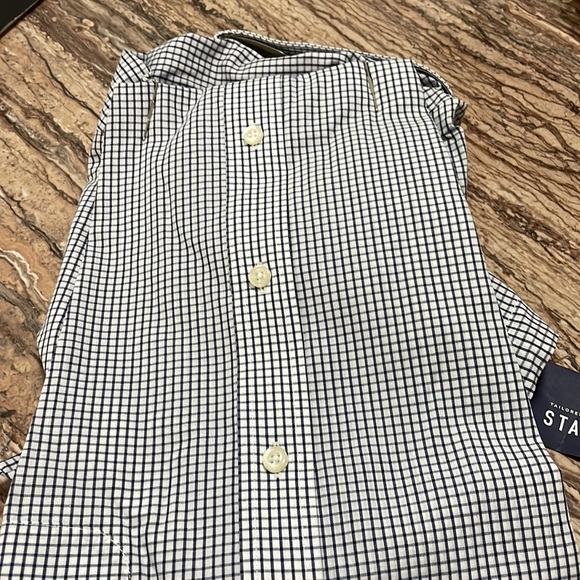 Dress shirt $15 - Picture 4 of 4